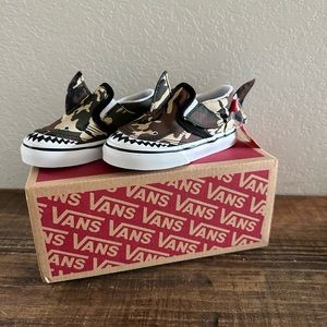 Toddler Camo Shark Vans